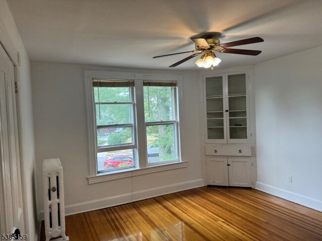 Foto del edificio - 412 Maple Ave