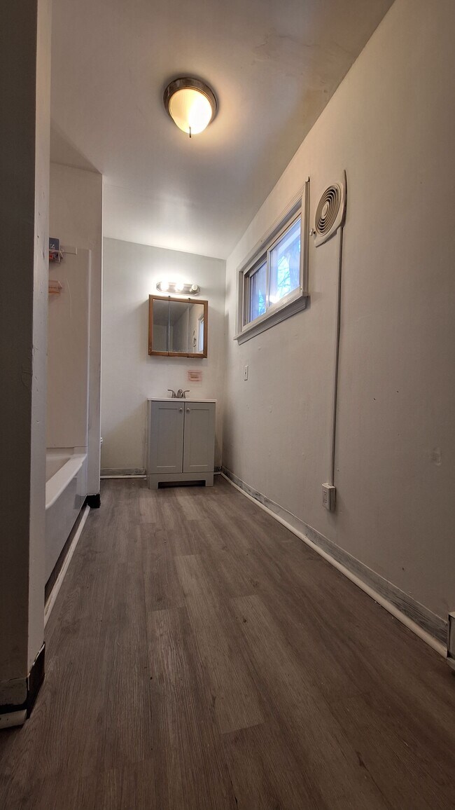 Building Photo - 436 N Law St