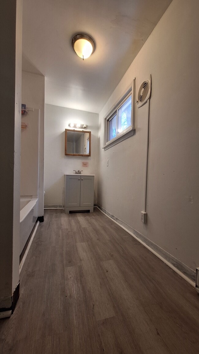 Foto del edificio - 436 N Law St