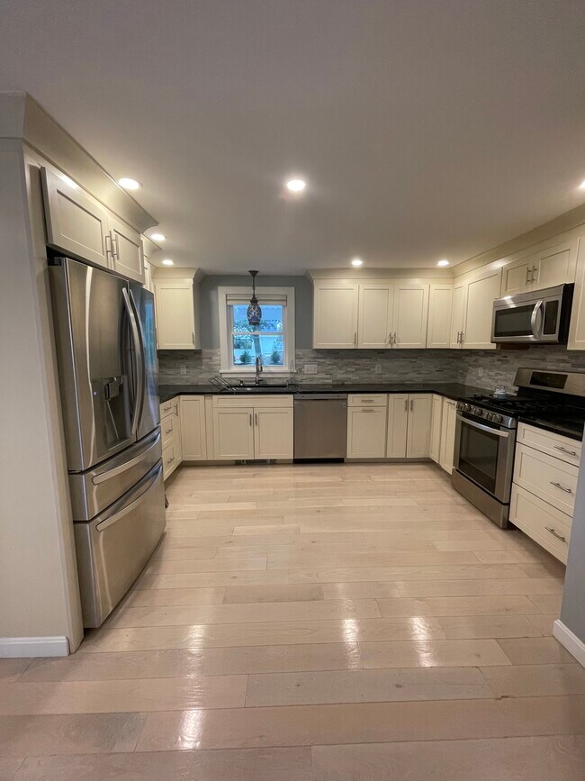 Foto del edificio - 1 Sahin Way