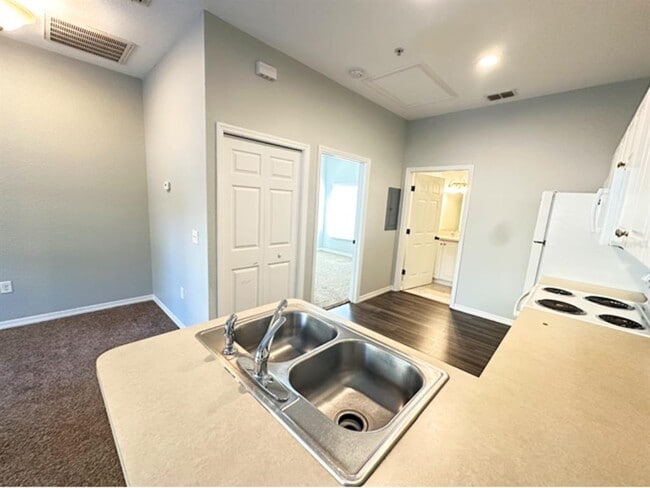 Building Photo - 3601 Cypress Gardens Rd