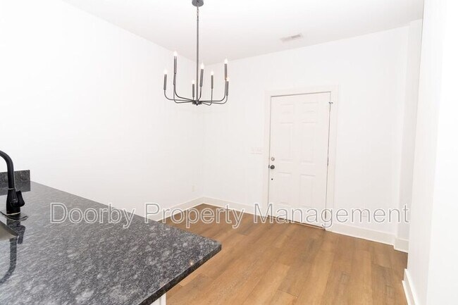 Foto del edificio - 3016 N Chamberlain Ave