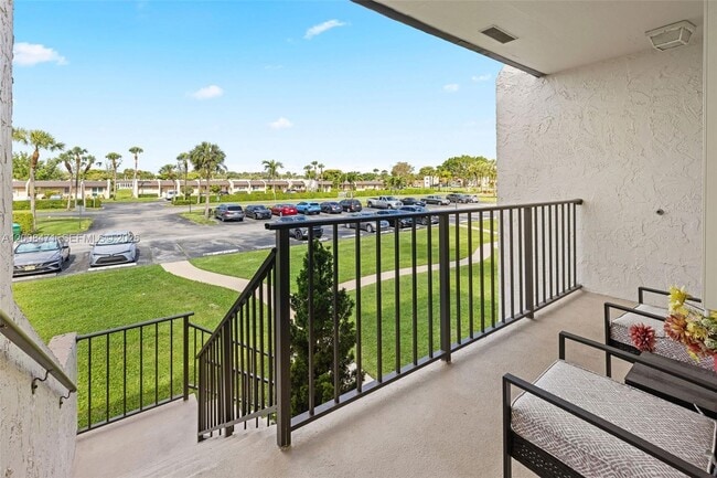 Foto del edificio - 110 Lake Meryl Dr
