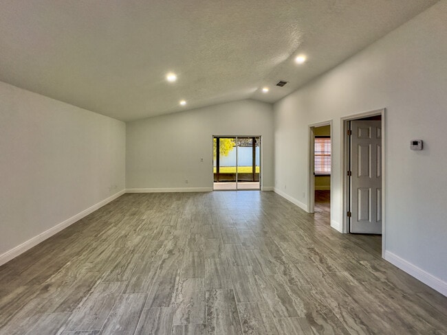 Photo - 1903 Seatonham St House