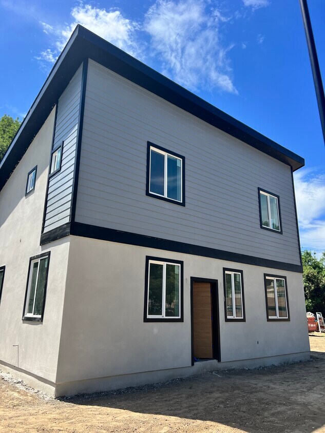 Primary Photo - 19513 Cantara St