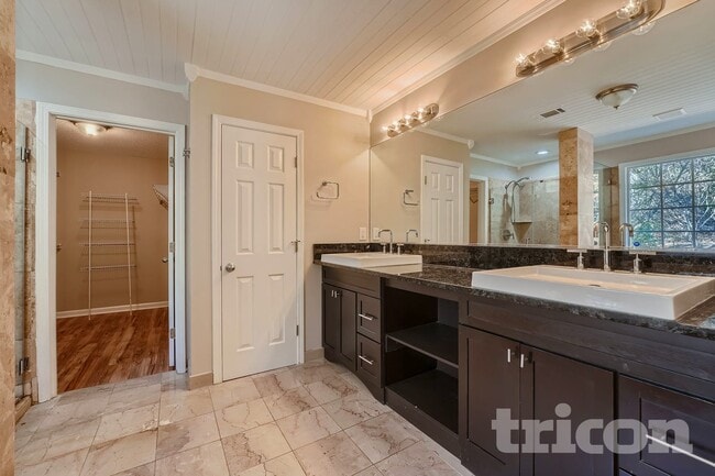 Building Photo - 5910 Haterleigh Dr