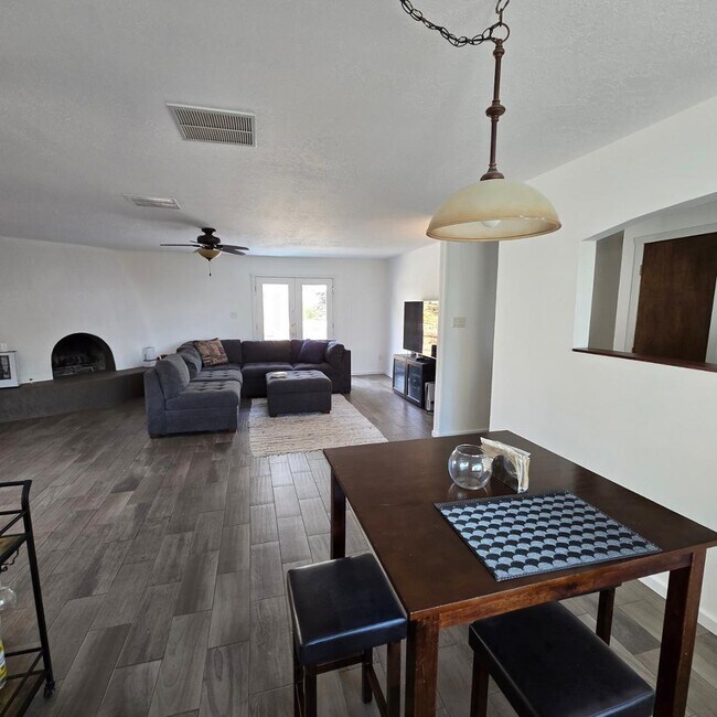 Foto del edificio - 1048 Monte Largo Dr NE