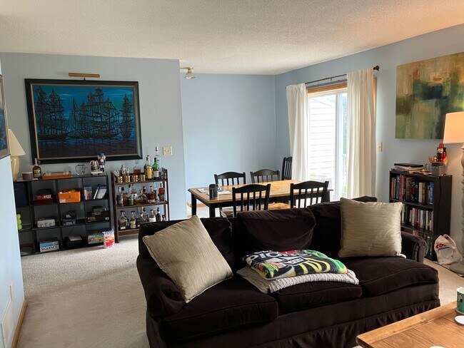 Building Photo - 1587 County Rd D E