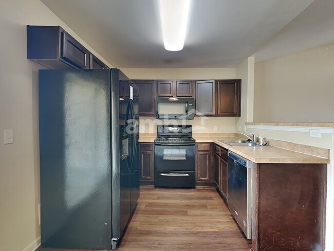 Building Photo - 117 Roseberry Cir