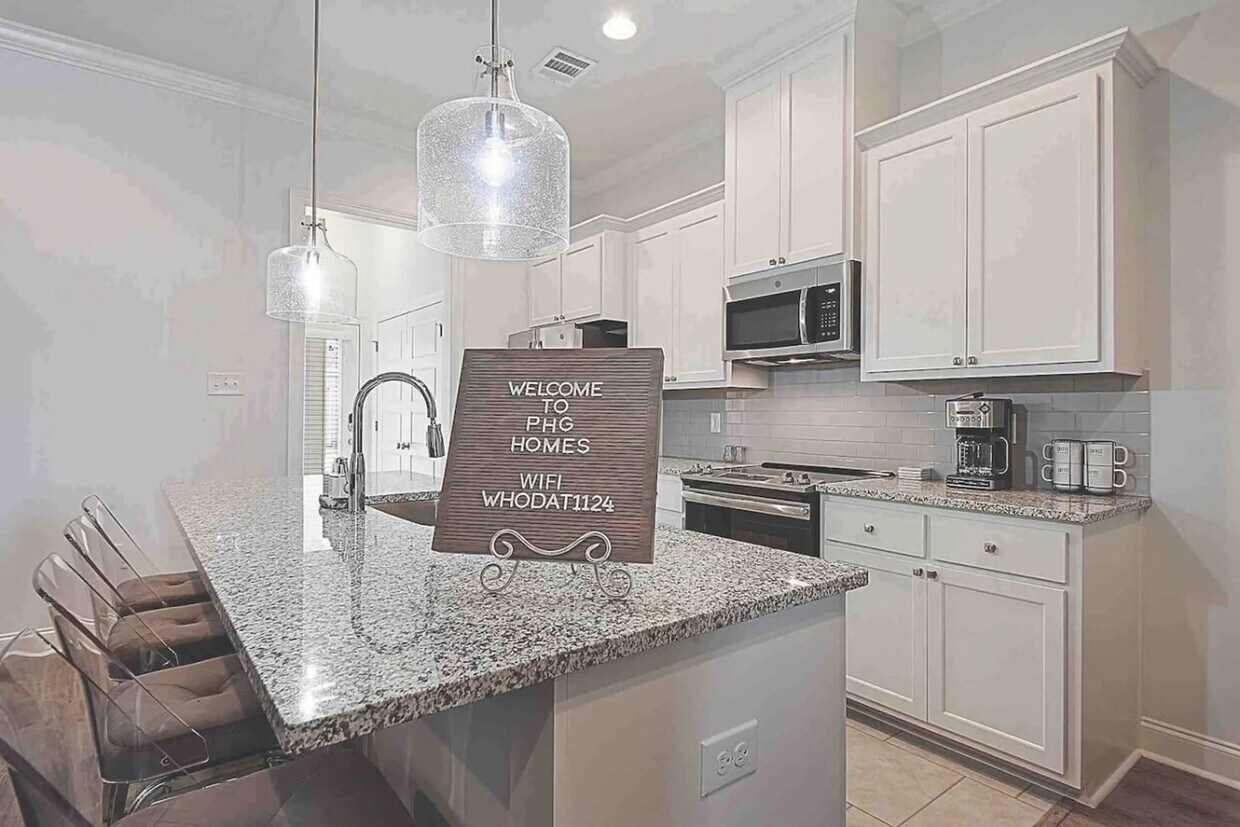 2 Bedroom Furnished Rental Near LSU|Short Term & Long Term Options Available - 2 Bedroom Furnished Rental Near LSU|Short Term & Long Term Options Available