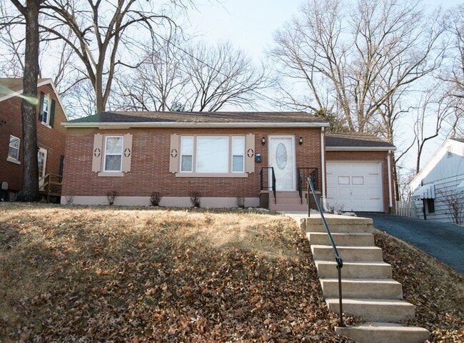 Building Photo - 121 Bolton Dr