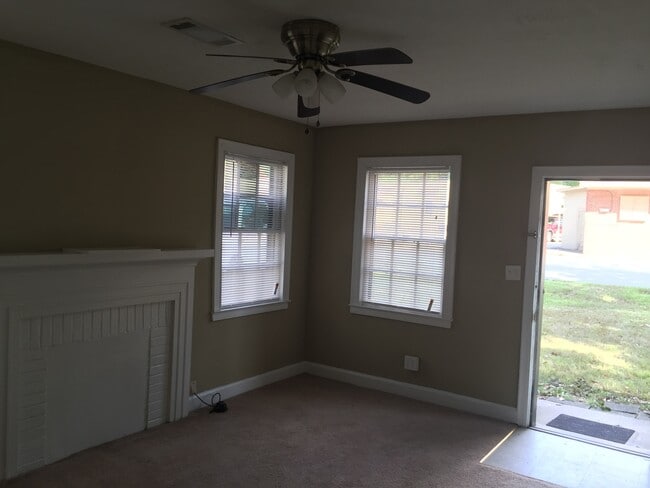 Building Photo - 2205 Camille Dr