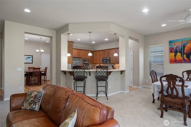 Building Photo - 508 Ranger Dr SE