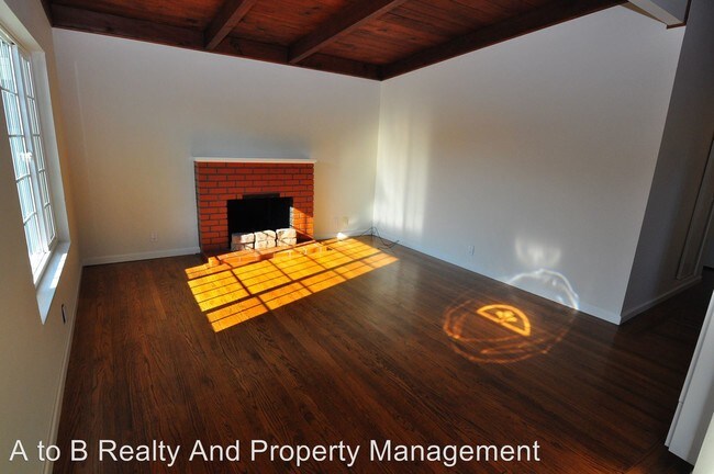 Building Photo - 3 br, 1 bath House - 2621 Benton St
