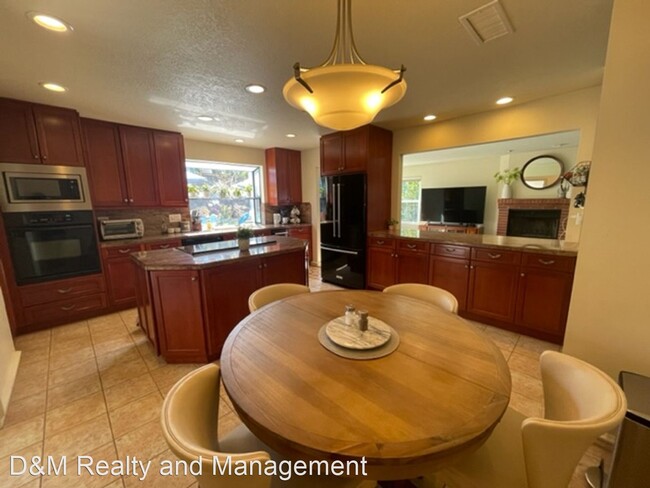 Building Photo - 4 br, 3 bath House - 3204 Azahar Place