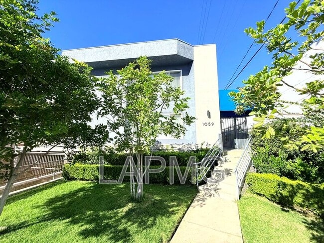 Foto del edificio - 1059 Western Ave