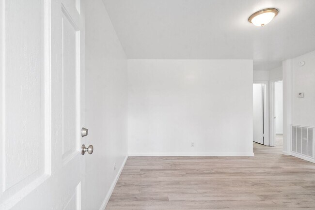 Foto del edificio - 1953 Batts Ln