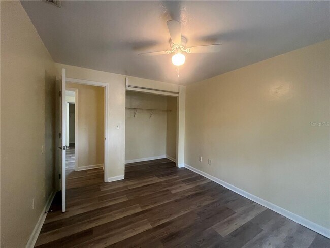 Foto del edificio - 513 SW 68th Terrace