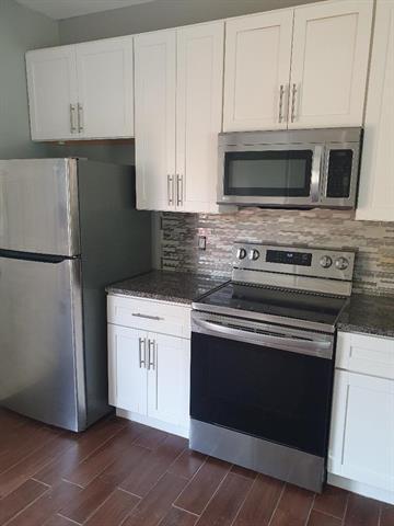 Foto del edificio - 9821-9823 Sycamore Dr