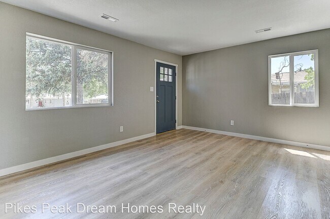 Foto del edificio - 2 br, 1 bath House - 1106 East Columbia St...