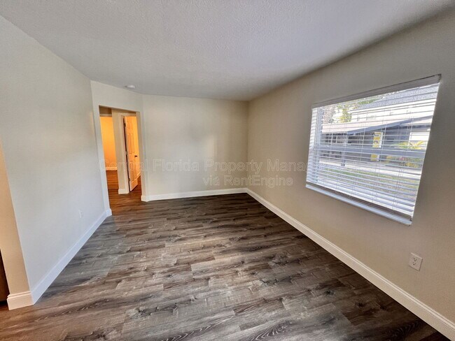 Foto del edificio - 2408 Formosa Ave