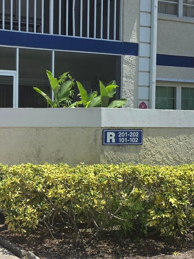 Foto del edificio - 1531 SE Royal Green Cir