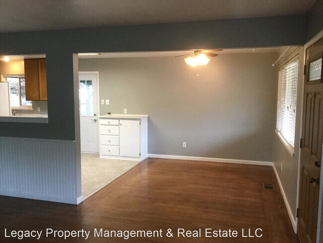 Building Photo - 3 br, 1 bath House - 75 Allen Ave