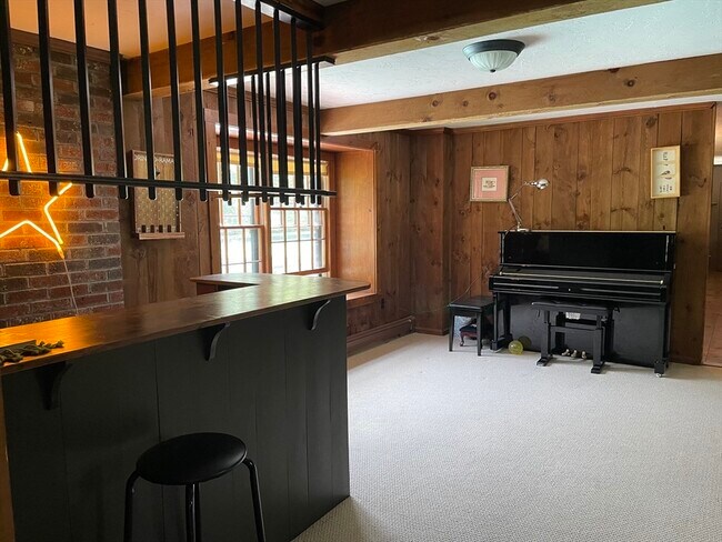 Building Photo - 4 Chestnut St