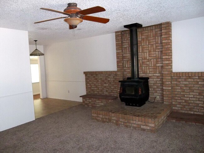 Foto del edificio - Charming Ranch Home Near the Foothills