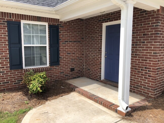 Foto del edificio - Available to show! **MOVE-IN Special $250 off the 1st full month's rent.**