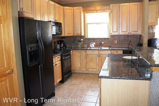 Building Photo - 5 br, 4 bath House - 120C Wildernest Court
