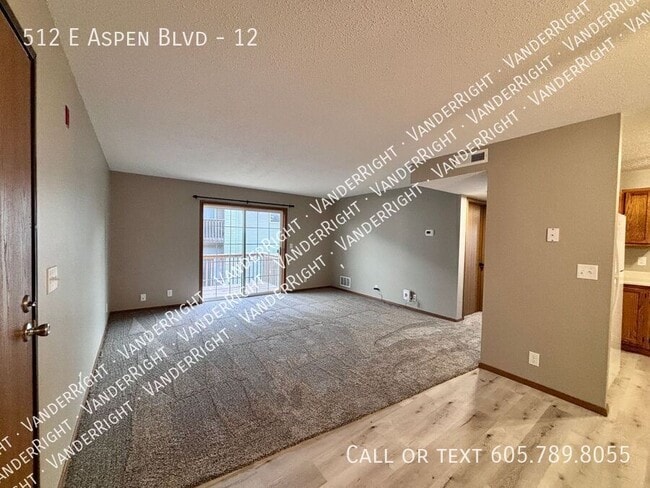 Foto del edificio - 512 E Aspen Blvd