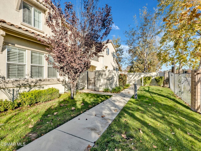 Building Photo - 1521 Silver Shadow Dr