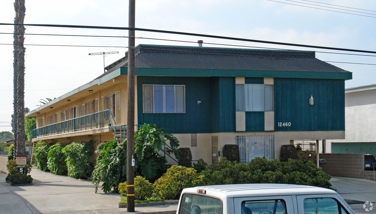 Building Photo - 12460 Culver Blvd