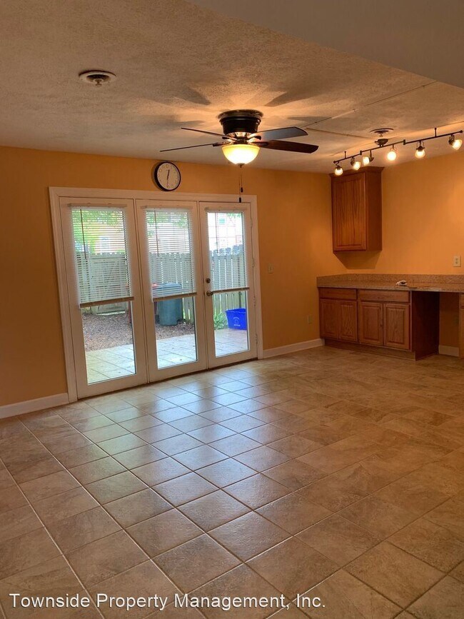 Foto del edificio - 3 br, 2.5 bath House - 336 Loudon Rd.