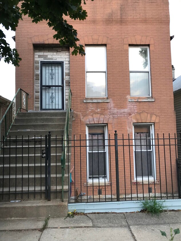 Primary Photo - 2705 S Emerald Ave