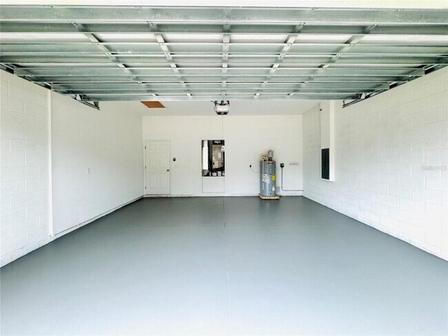 Building Photo - 2200 Manor Ct