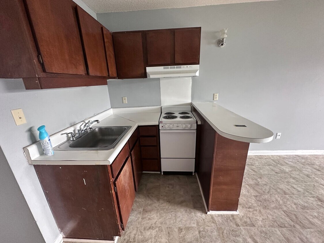 Building Photo - 1 Bedroom Condo