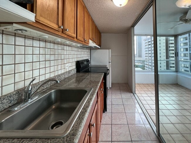 Foto del edificio - 1BD/BA at Waikiki Townhouse. Spacious, great views.