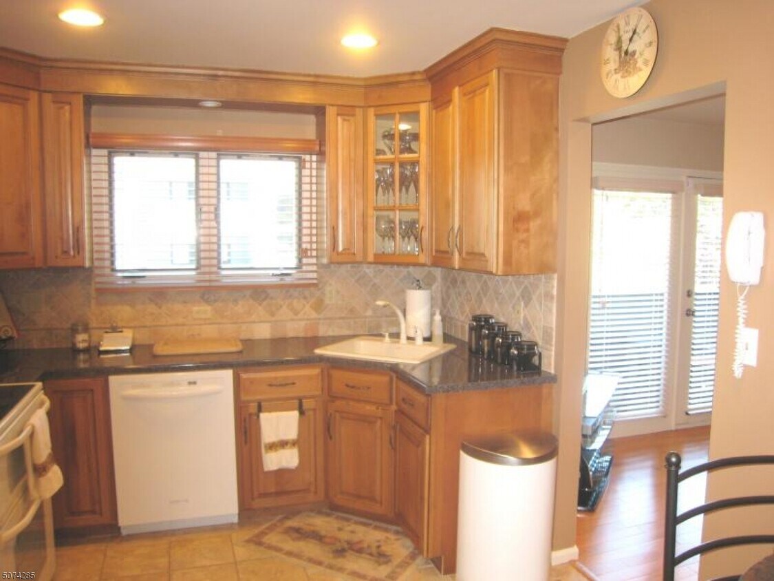 1 Domessina Ln, Caldwell, NJ 07006 House Rental in Caldwell, NJ