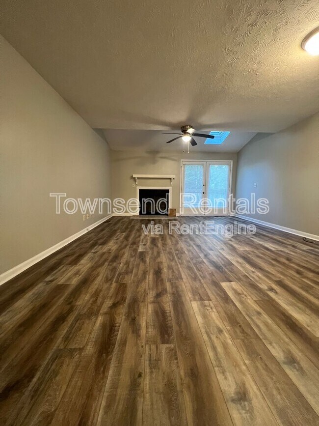 Foto del edificio - 1190 Wrenwood Ct