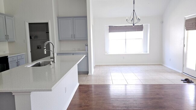 Foto del edificio - 5128 Meandering Creek Court