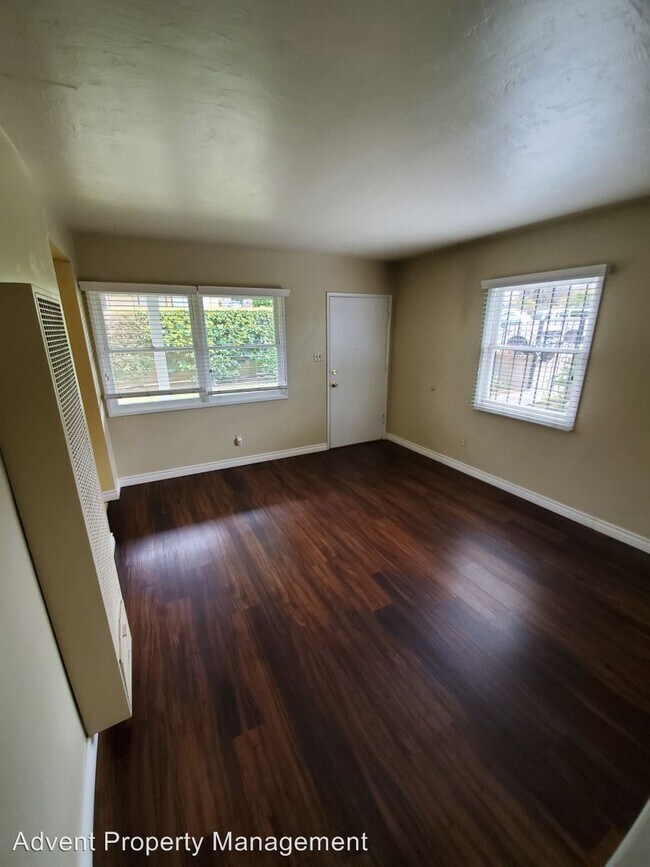Foto del edificio - 4742-4744 Narragansett Ave
