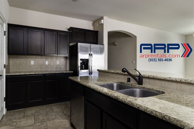 Foto del edificio - SPACIOUS OPEN CONCEPT NORTHWEST EL PASO HOME