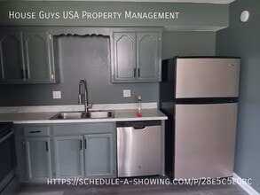 Building Photo - 208 NE Cedar Ct