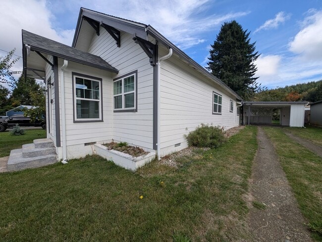 Foto del edificio - Adorable Four Bedroom w/ Fenced Yard Avail...