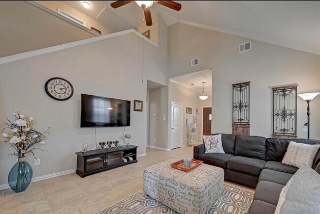 Foto del edificio - 13819 Meadowhouse Ct