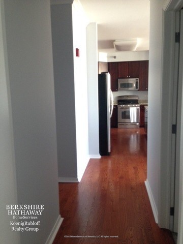 Primary Photo - 33 W Ontario St