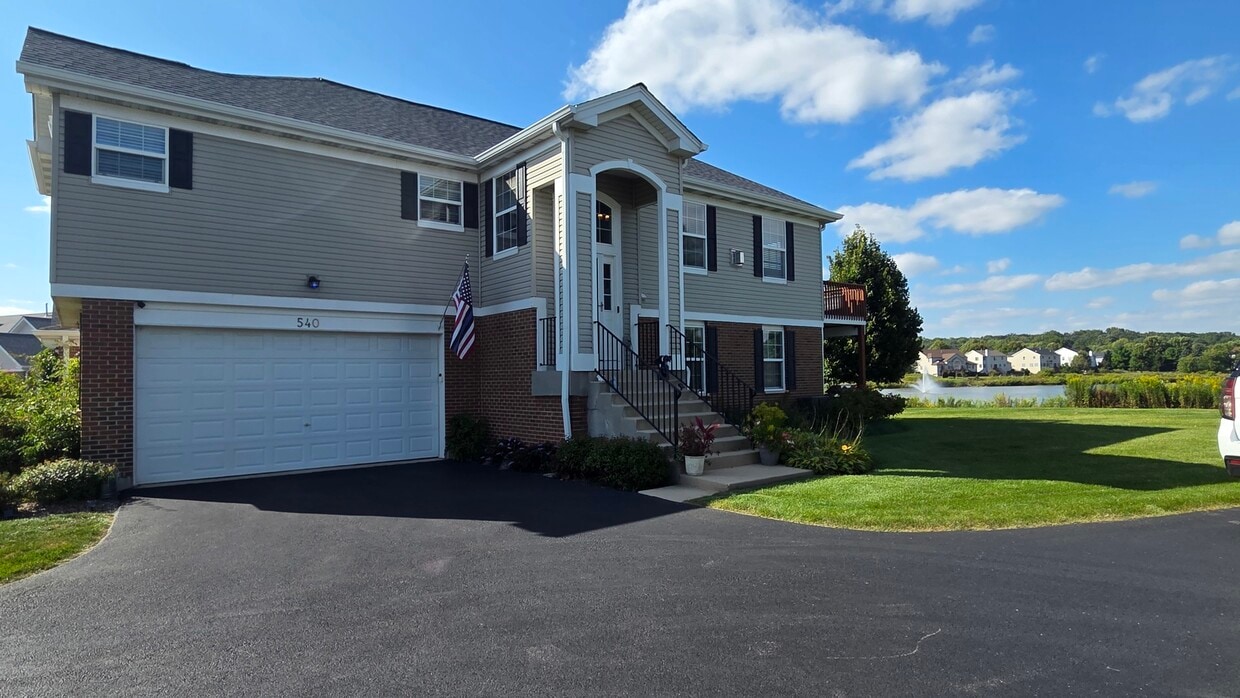 Primary Photo - 540 Legend Ln