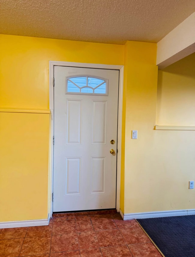 Building Photo - 364 Martindale Dr NE